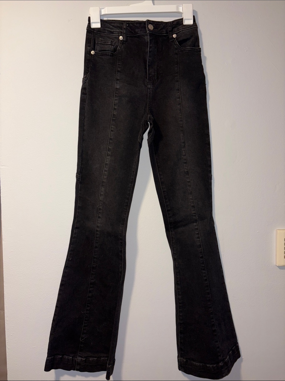 AKIRA Black stretchy High-Rise Flare Jeans sz 7